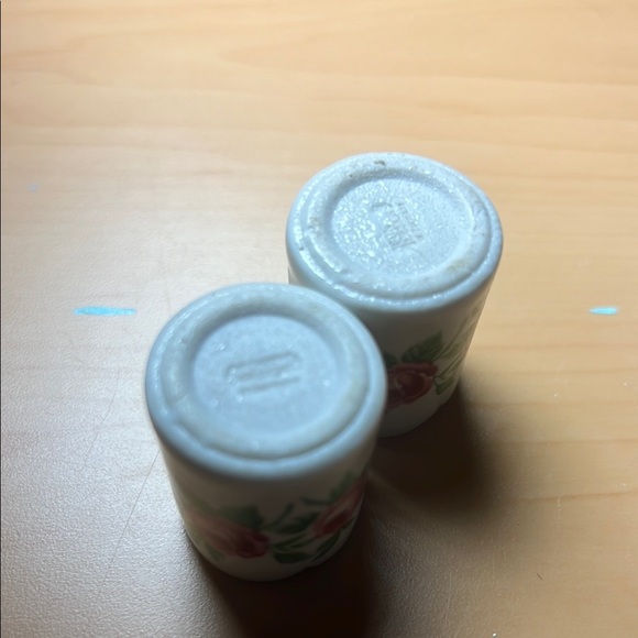 Vintage Mini Creamer and Sugar Bowl with Lid AND candle holders - Picture 9 of 12